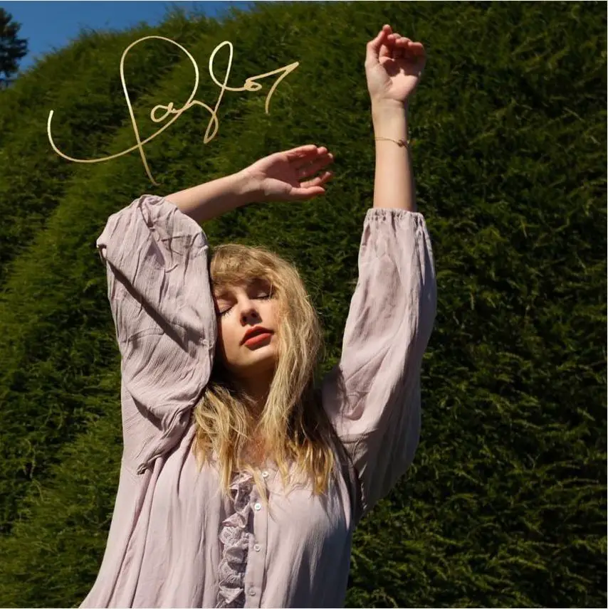 Album with Taylor Swift's Digital Signature