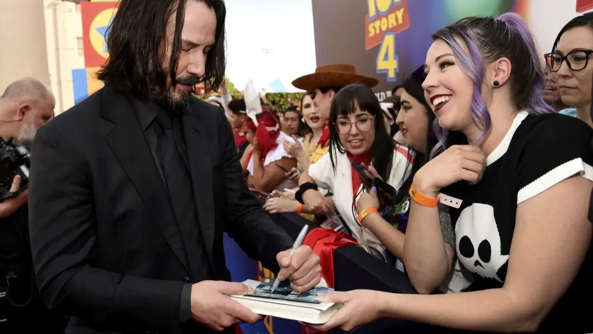 Contact Keanu Reeves [Address, Email, Phone, DM, and Fan Mail]