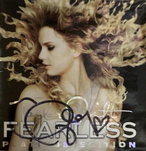 Taylor Swift Signed album - Fearless Platinum Edition