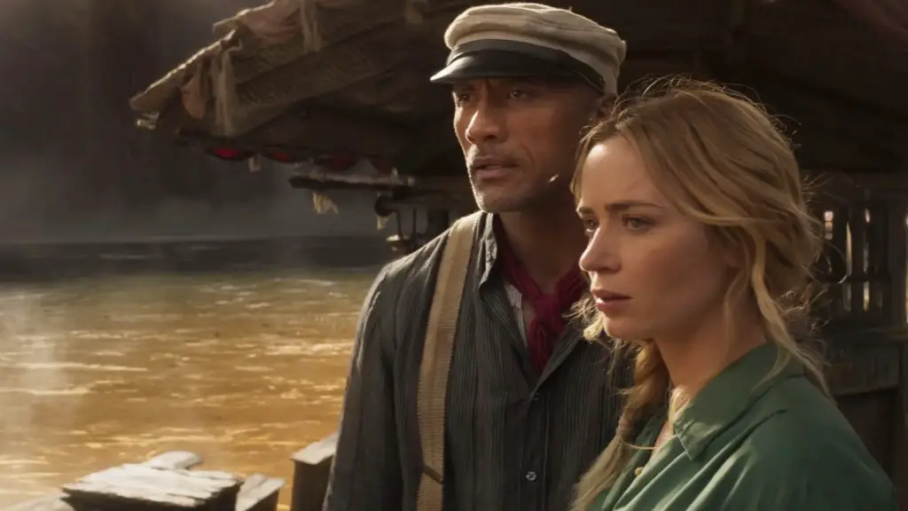 Still of Dwayne Johnson and Emily Blunt in Jungle Cruise