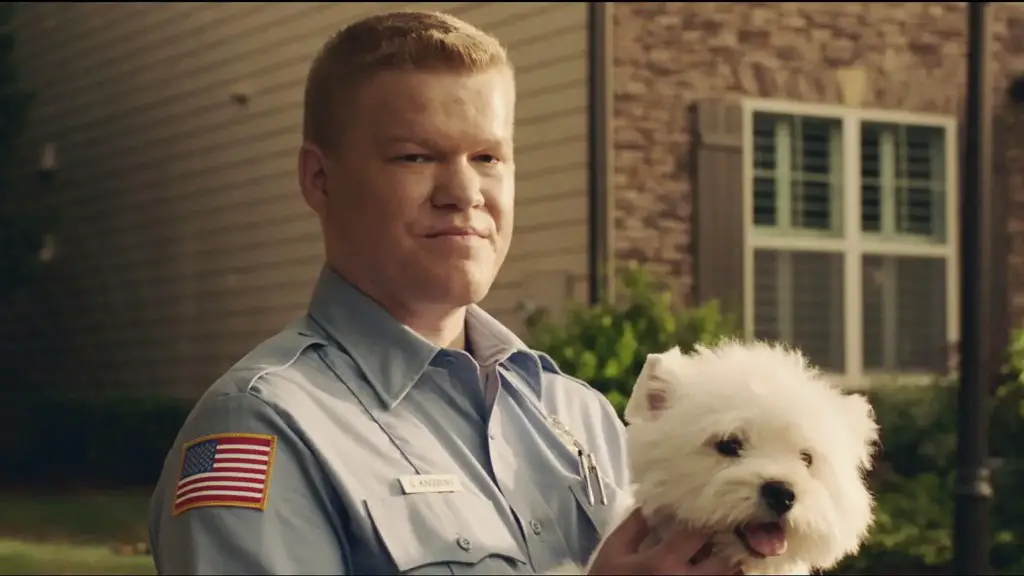 Still of Jesse Plemons and Olivia in Game Night