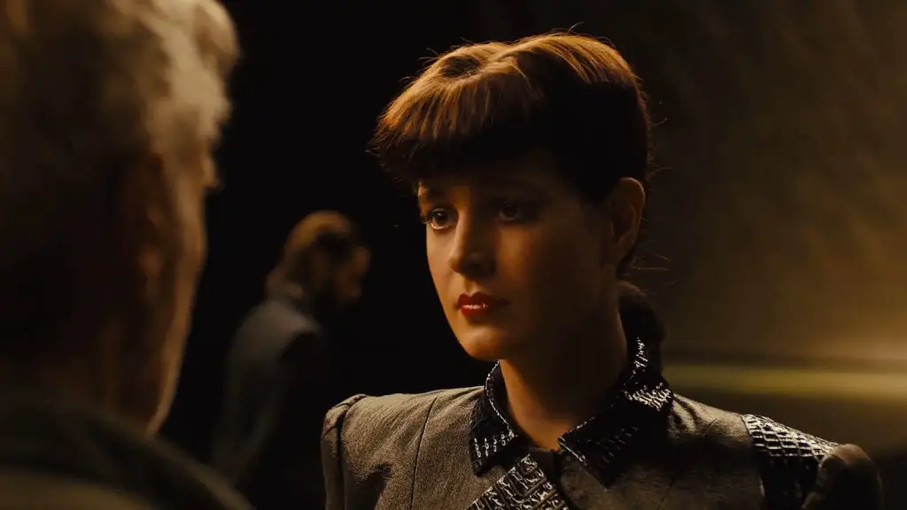Still of Sean Young and Loren Peta in Blade Runner 2049