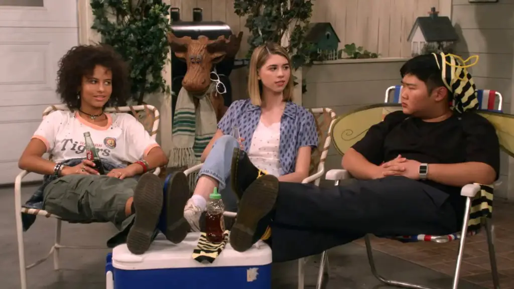 Still of Callie Haverda, Ashley Aufderheide and Reyn Doi in That '90s Show and Summer Storm
