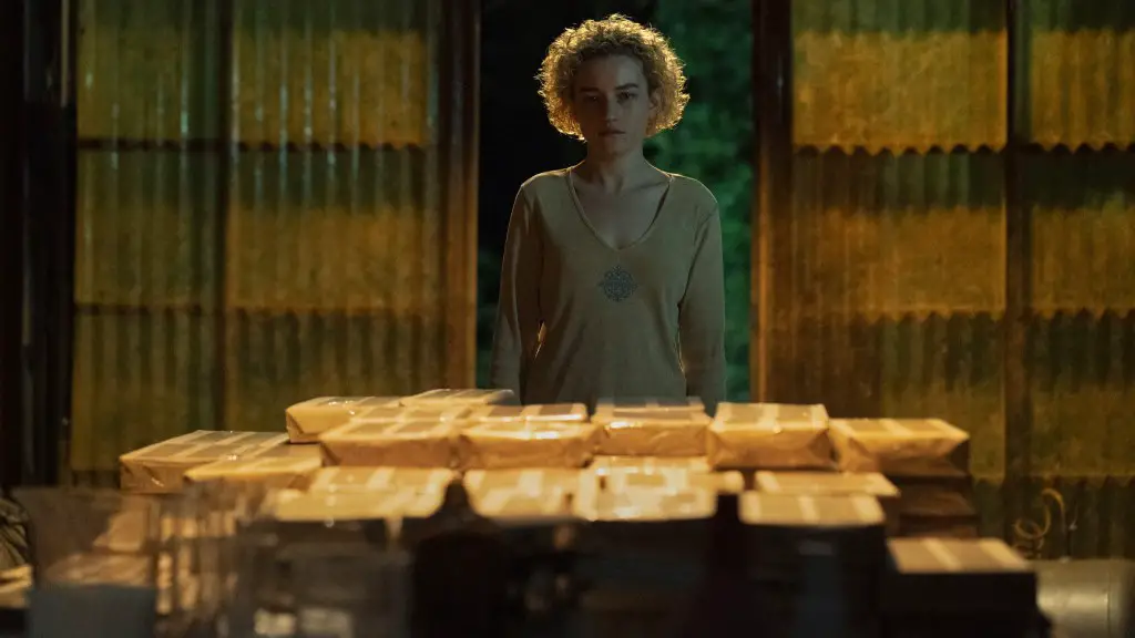 Still of Julia Garner in Ozark