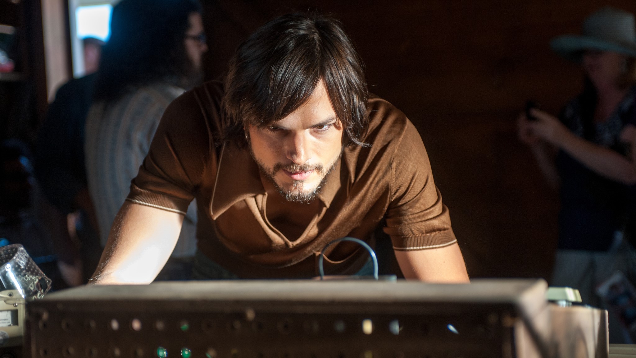 Contact Ashton Kutcher [Address, Email, Phone, DM, Fan Mail]