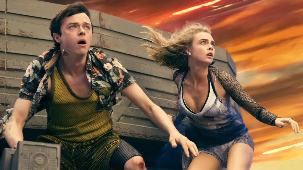 Still of Cara Delevingne and Dane DeHaan in Valerian and the City of a Thousand Planets