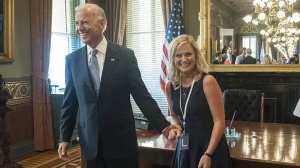 Still of Joe Biden and Amy Poehler in Parks and Recreation and Leslie vs. April