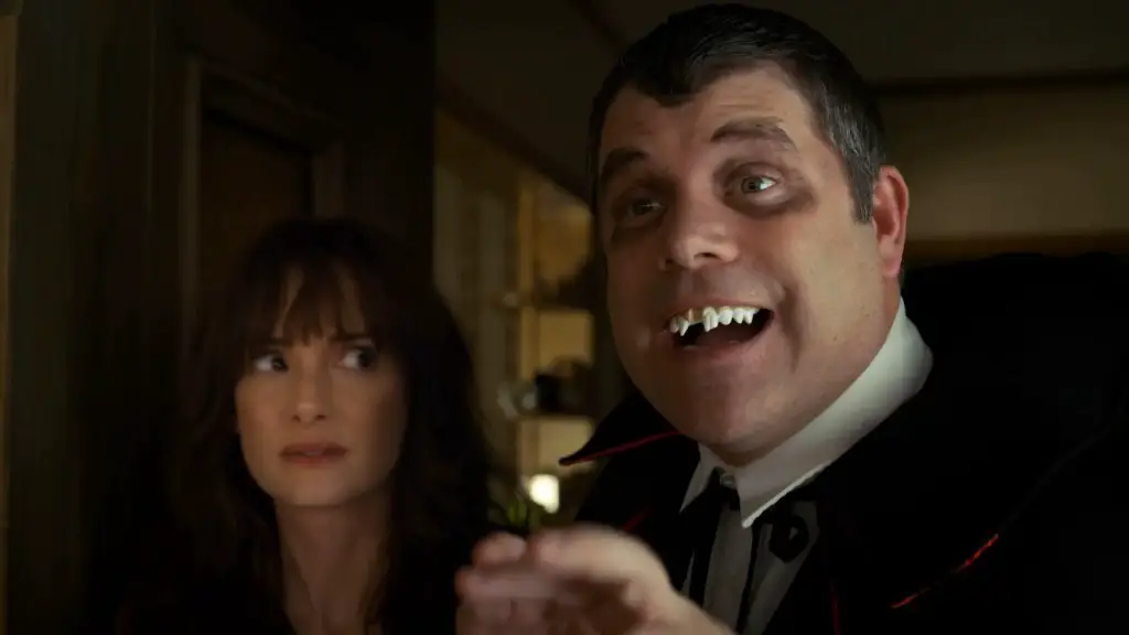 Still of Sean Astin and Winona Ryder in Stranger Things and Chapter Two: Trick or Treat, Freak