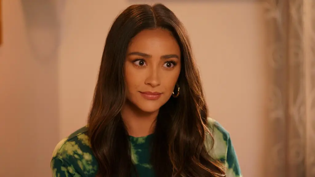 Still of Shay Mitchell in Dollface and Miss Codependent