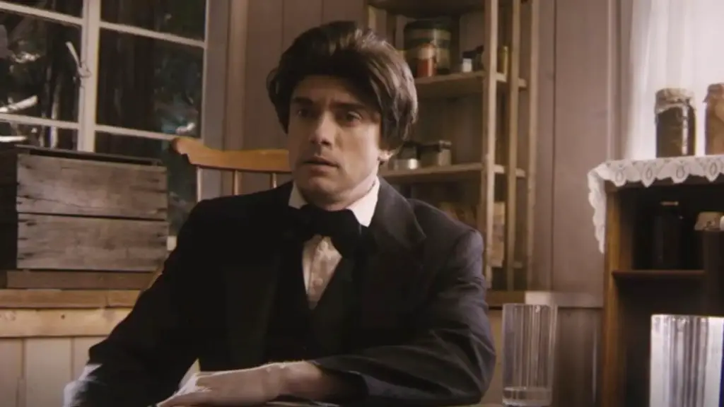 Still of Topher Grace and Tim Baltz in Drunk History and Games