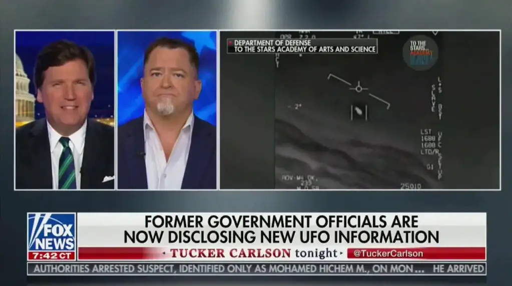 Still of Tucker Carlson and Luis Elizondo in Tucker Carlson Tonight and Episode dated 31 May 2019