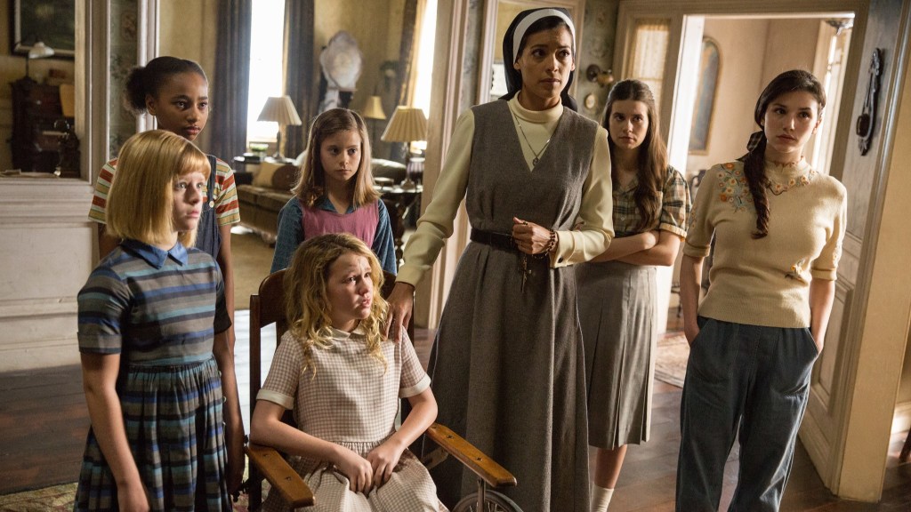 Still of Grace Caroline Currey, Stephanie Sigman, Philippa Coulthard, Tayler Buck, Talitha Eliana Bateman, Lulu Wilson and Lou Lou Safran in Annabelle: Creation