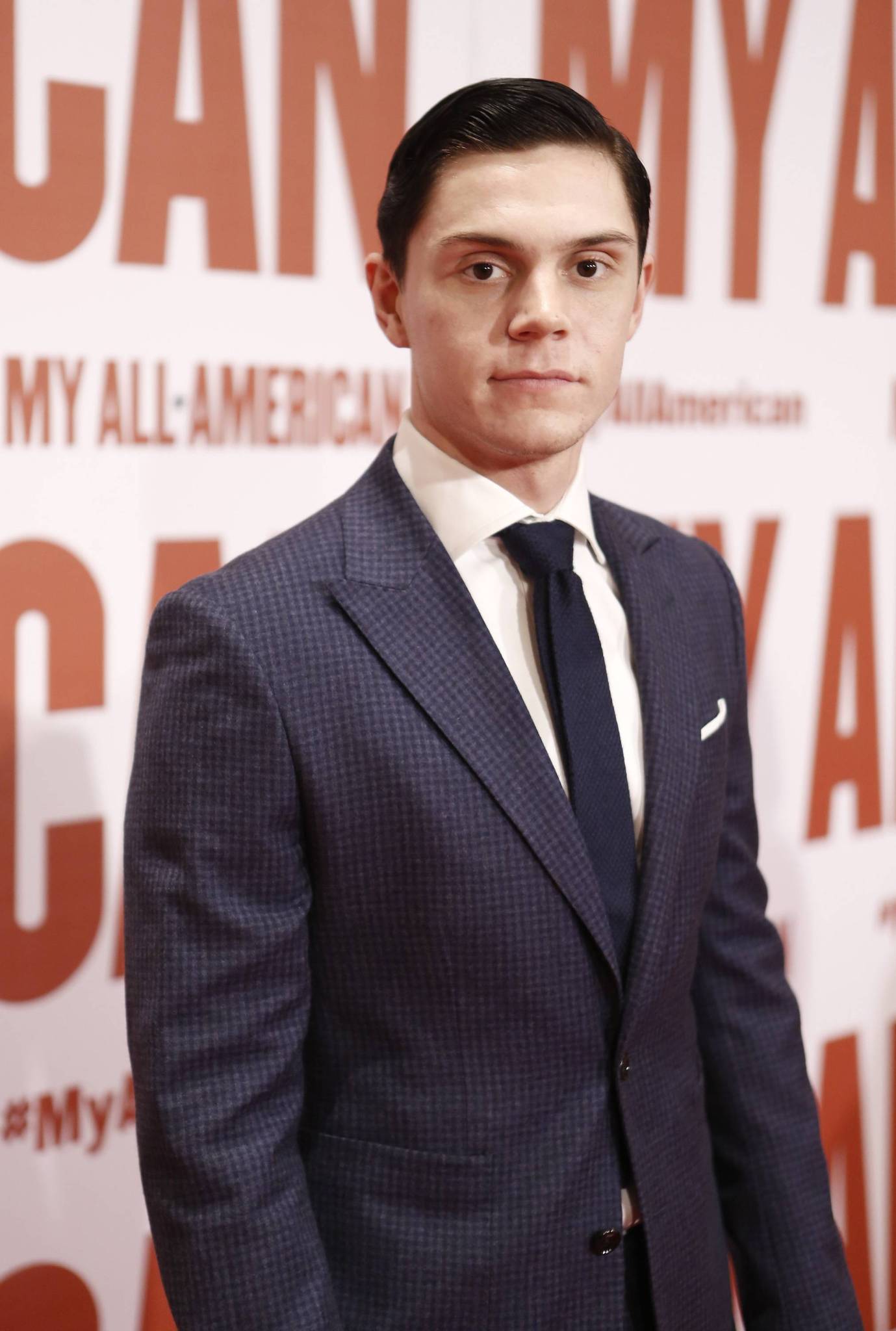 Photo of Evan Peters