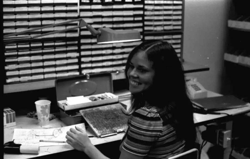 Cynthia Villanueva working on a wirewrap board. Photo courtesy of the Atari Museum