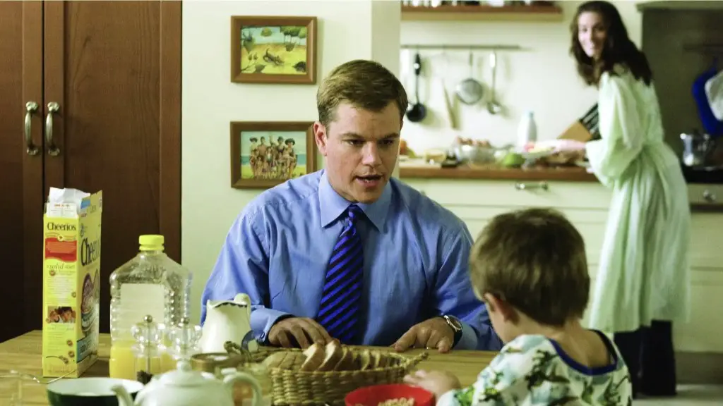 MATT DAMON and AMANDA PEET in Warner Bros. Pictures’ political thriller “Syriana,” also starring George Clooney and Jeffrey Wright. PHOTOGRAPHS TO BE USED SOLELY FOR ADVERTISING, PROMOTION, PUBLICITY OR REVIEWS OF THIS SPECIFIC MOTION PICTURE AND TO REMAIN THE PROPERTY OF THE STUDIO. NOT FOR SALE OR REDISTRIBUTION.