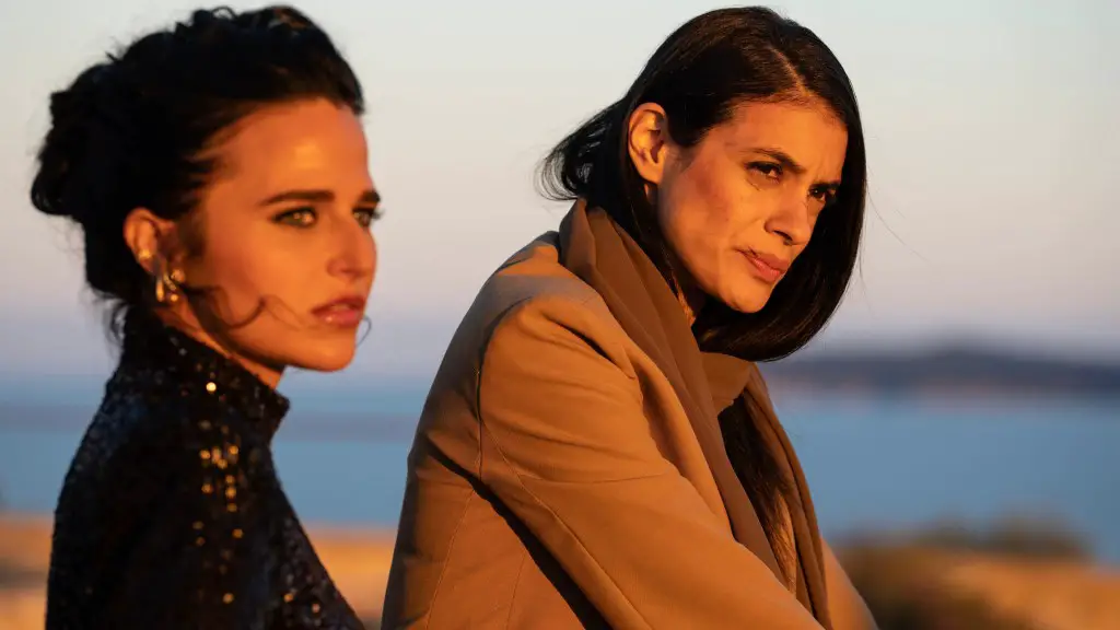 Still of Stephanie Nur and Laysla De Oliveira in Special Ops: Lioness