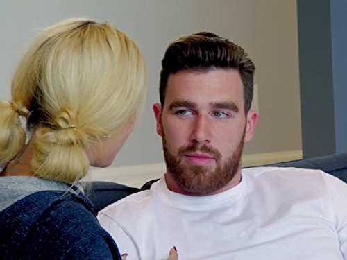 Still of Travis Kelce in Catching Kelce and Romance at Red Foo's