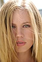 Photo of Carly Jones