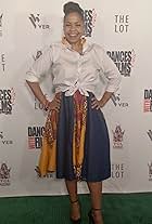 Photo of Elle Vernee