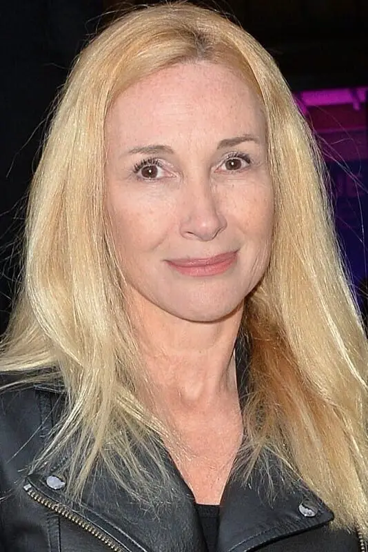 Photo of Isabelle Doval