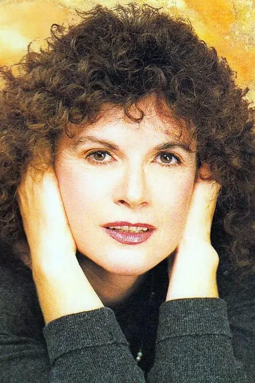 Photo of Nicole Avril