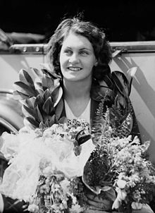 Photo of Clare Dennis