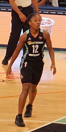 Photo of Lindsay Allen