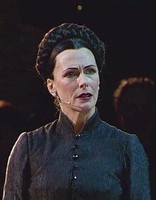 Photo of Liz Robertson
