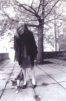 Photo of Naomi Lewis