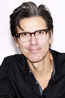 Photo of Oscar Casares