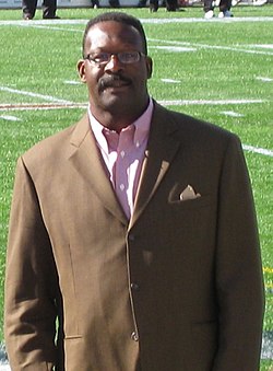 Photo of Andre Tippett