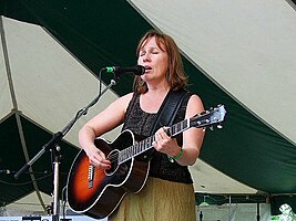 Photo of Iris Dement