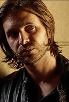 Photo of Aaron Stanford