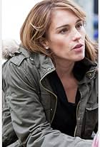 Photo of Amy Jo Johnson