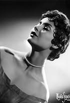 Photo of Carol Lawrence