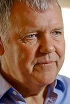 Photo of Clive Tyldesley