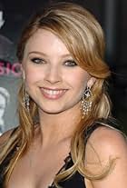 Photo of Elisabeth Harnois