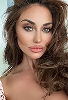 Photo of Elizabeth Arnold