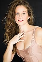 Photo of Elizabeth Dunn