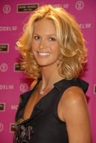 Photo of Elle Macpherson