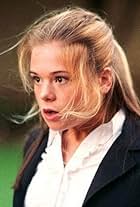 Photo of Ellen Muth