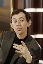 Photo of Eric Elmosnino