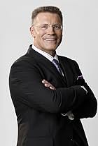 Photo of Howie Long