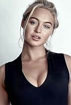 Photo of Iskra Lawrence