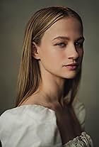 Photo of Issy Knopfler