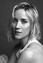 Photo of Jessica Schram