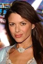 Photo of Kari Wuhrer