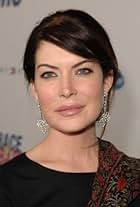 Photo of Lara Flynn Boyle