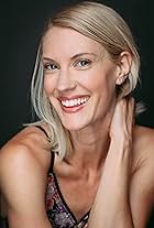 Photo of Lauren Lee Smith