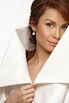 Photo of Lea Salonga